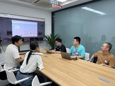 在“世界超市”遇見能“說”各國語言的老板娘，義烏老板娘用數字化翻譯服務連接全球客商